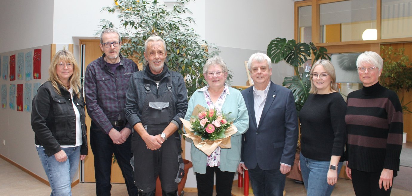 40-jähriges Dienstjubiläum von Bea Bach im Kindergarten Rhoden | Startseite